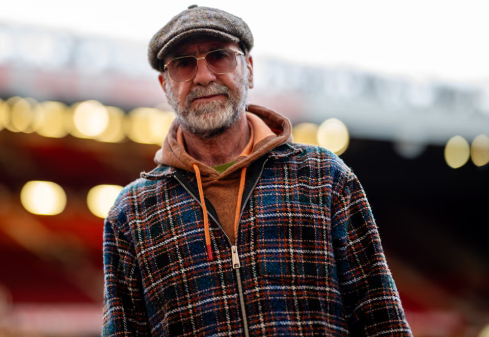 年期间效力, 联酋的一家, 队的关键成 年期间效力, 联酋的一家, 队的关键成